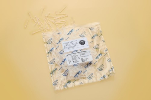 Końcówki do pipet epT.I.P.S.® BioBased Standard, Eppendorf Quality, 0,5 – 20 µL L, 46 mm, jasnoszary, końcówki bezbarwne, 1 000 końcówek (2 torebki × 500 końcówek)